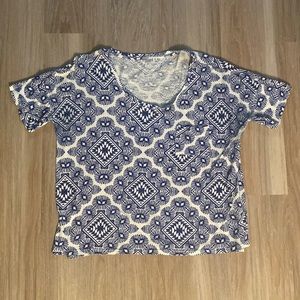 Large Old Navy Tee